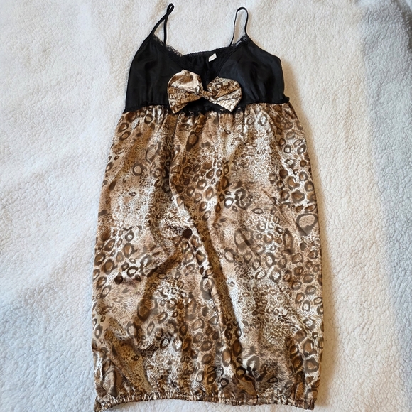 Asian Brand Animal Print Bow Dress - Picture 2 of 5